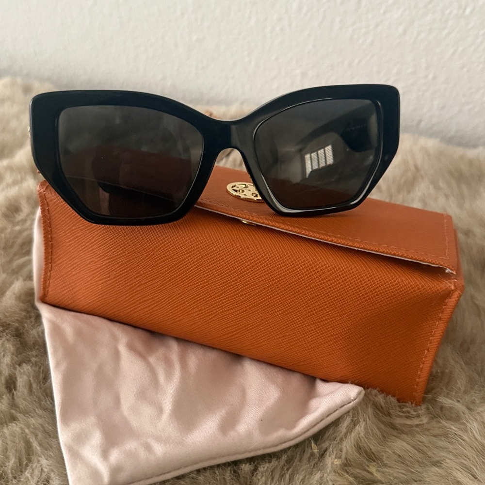 TORY BURCH Polarized Women's Black Squared Cat Eye Sunglasses - Picture 5 of 12
